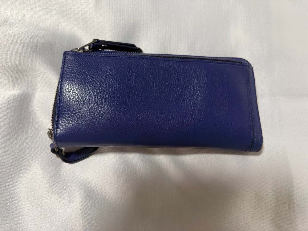 Fossil Navy Blue Floral Embossed Leather Logan Zip Around Clutch Wallet - Picture 2 of 3